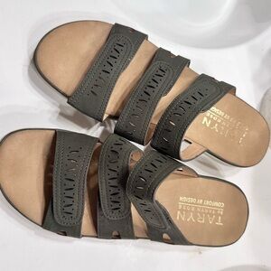 Taryn Rose Women's Green Strappy Sandals